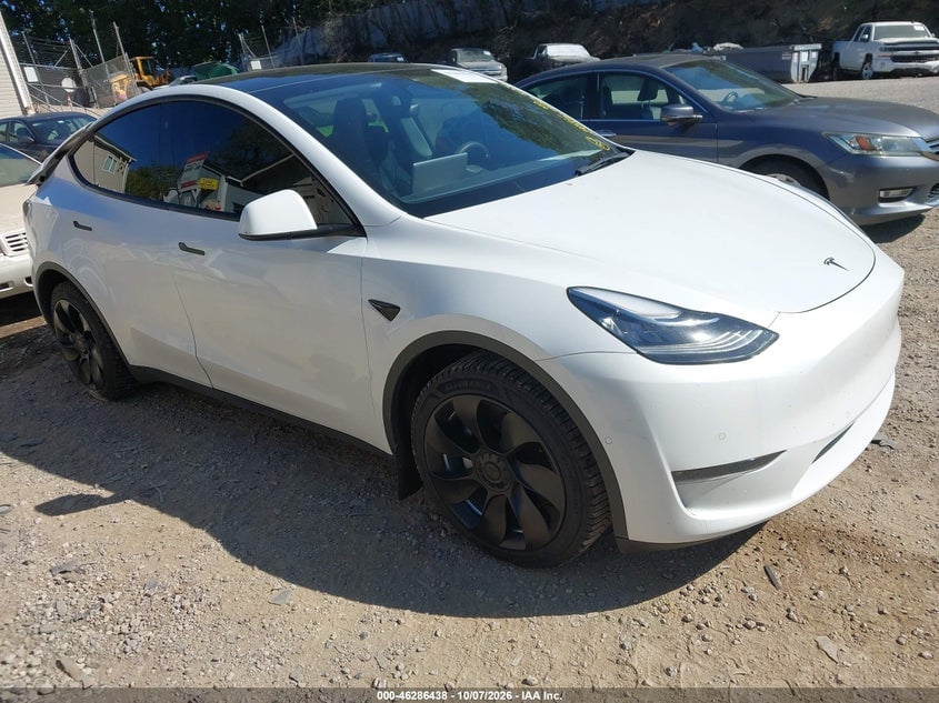 2022 TESLA MODEL Y LONG RANGE DUAL MOTOR ALL-WHEEL DRIVE | 7SAYGDEE9NA012098 | UPCARS