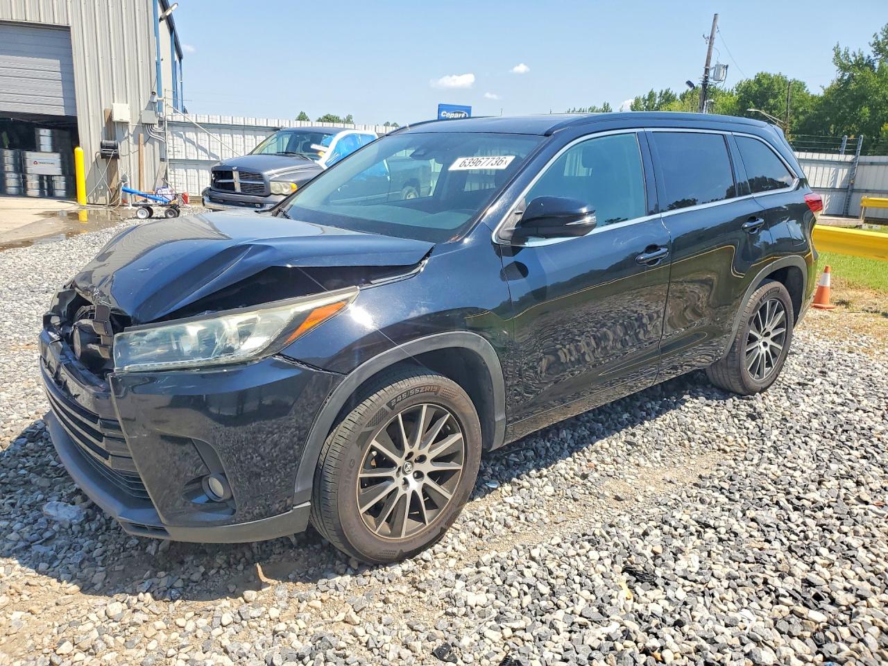 2018 TOYOTA HIGHLANDER SE | 5TDKZRFH5JS528020 | UPCARS