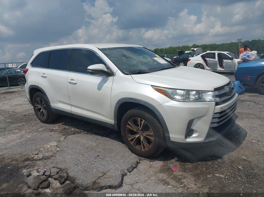 2019 TOYOTA HIGHLANDER LE | 5TDZZRFH1KS360103 | UPCARS