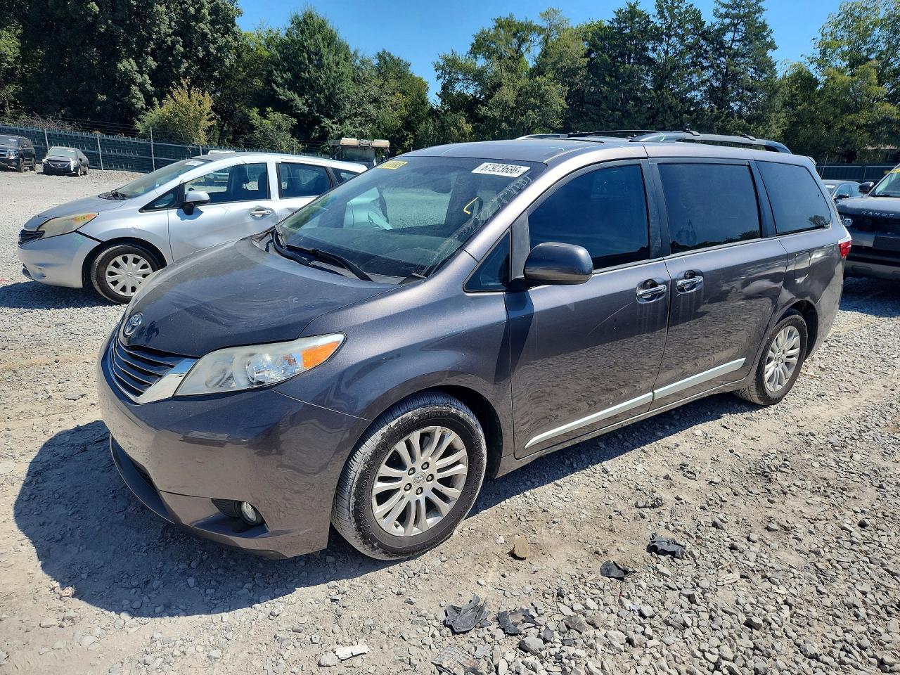 2016 TOYOTA SIENNA XLE PREMIUM 8-PASSENGER | 5TDYK3DCXGS752198 | UPCARS