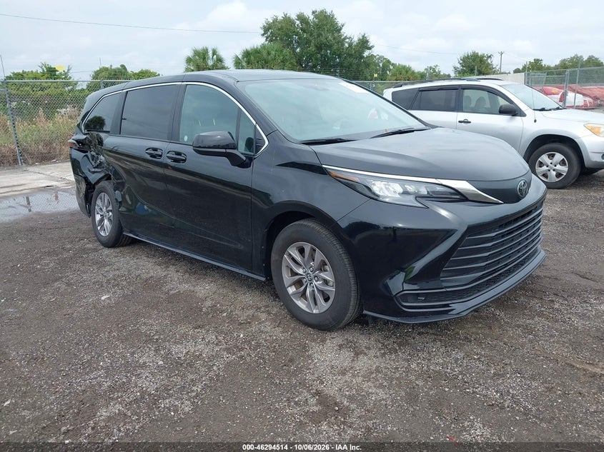 2026 TOYOTA SIENNA LE | 5TDKRKECXTS335300 | UPCARS