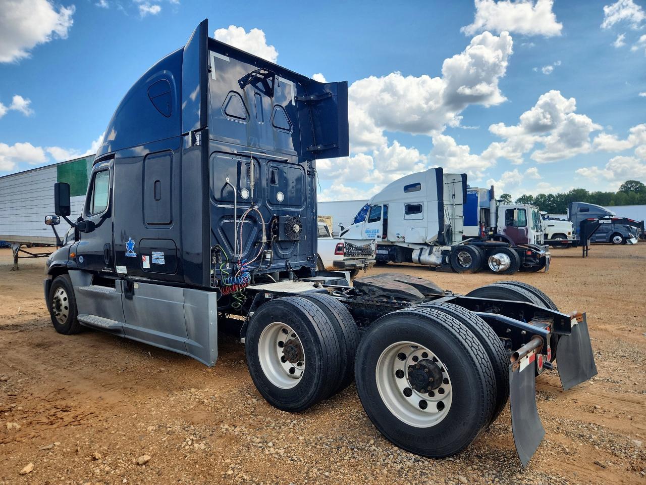 2018 FREIGHTLINER ALL OTHER SEMI TRUCK | 3AKJGLDR6JDJK3975 | UPCARS