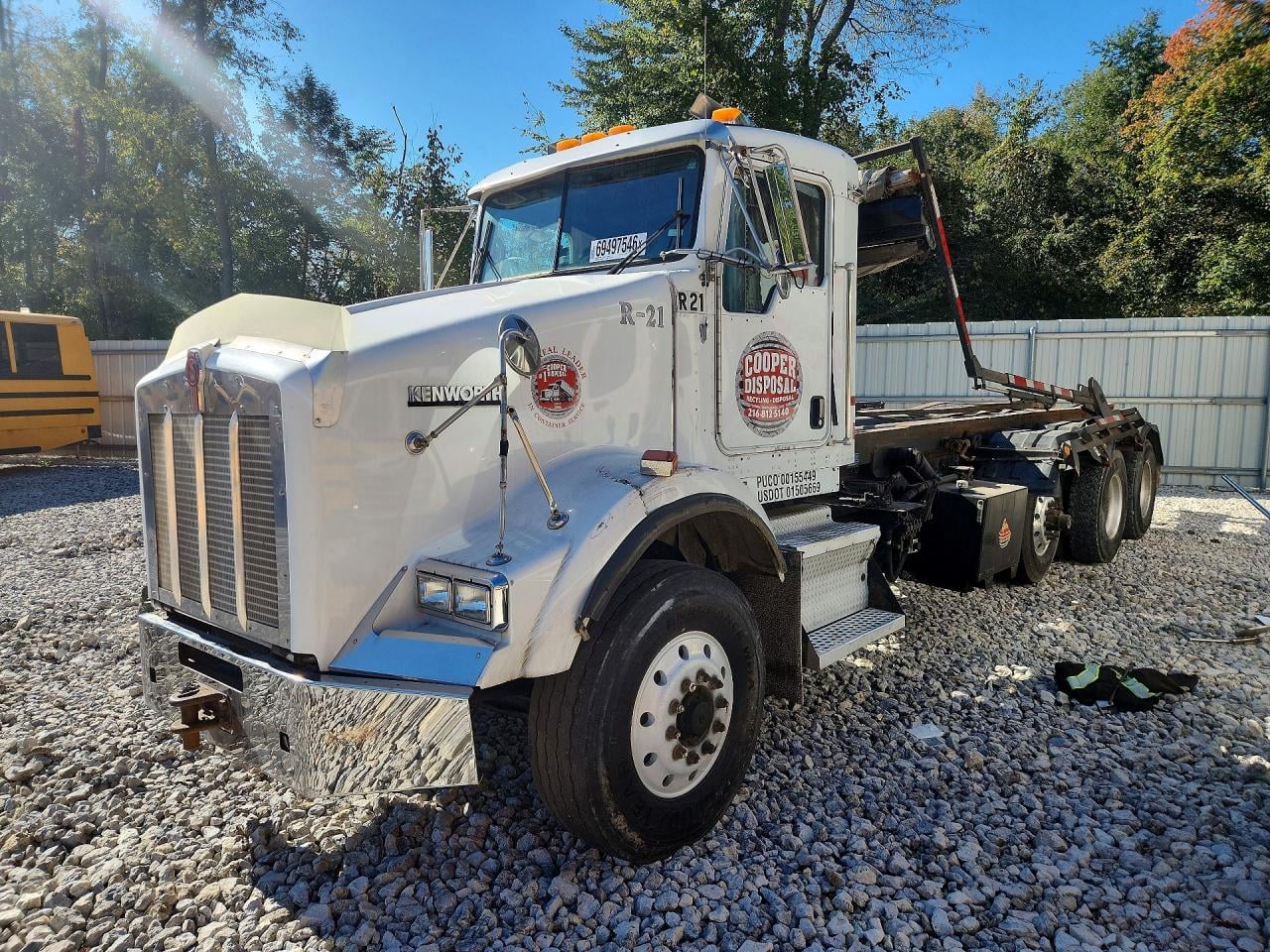 2007 KENWORTH ALL OTHE ROLL-OFF CONTAINER TRUCK | 1NKDXBEX87J214896 | UPCARS