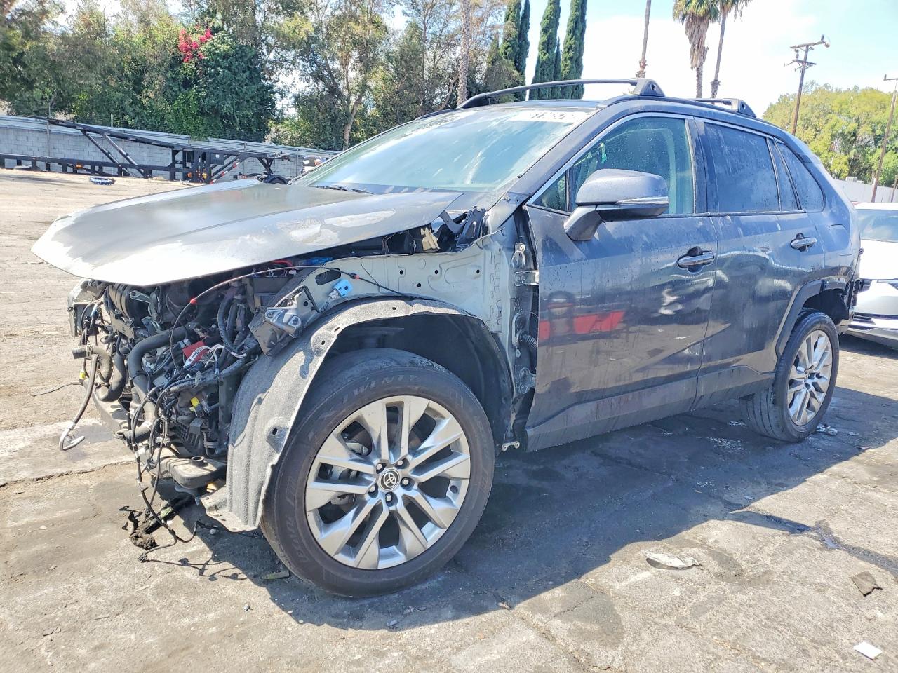 2025 TOYOTA RAV4 XLE | JTMW1RFV2SD128685 | UPCARS