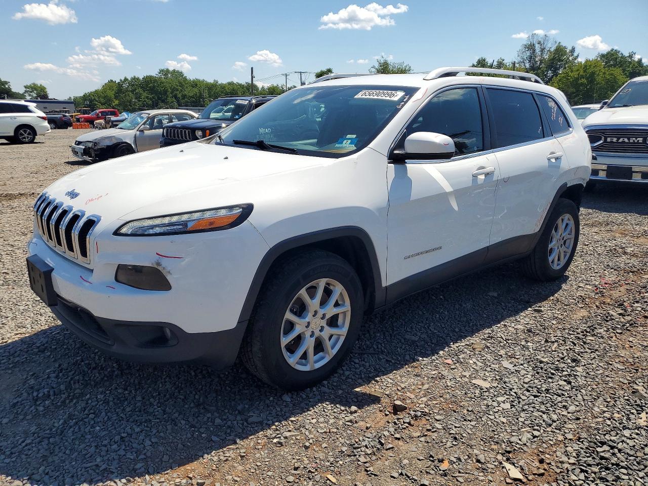 2016 JEEP CHEROKEE LATITUDE | 1C4PJMCS2GW242747 | UPCARS