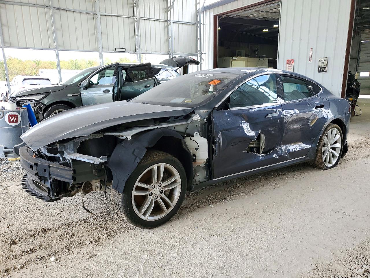 2013 TESLA MODEL S | 5YJSA1CN9DFP27695 | UPCARS