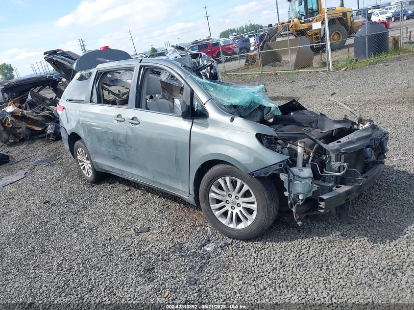 2013 TOYOTA SIENNA XLE V6 8 PASSENGER | 5TDYK3DC8DS389685 | UPCARS