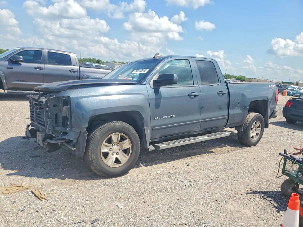 2017 CHEVROLET SILVERADO K1500 LT | 1GCVKREC3HZ161537 | UPCARS