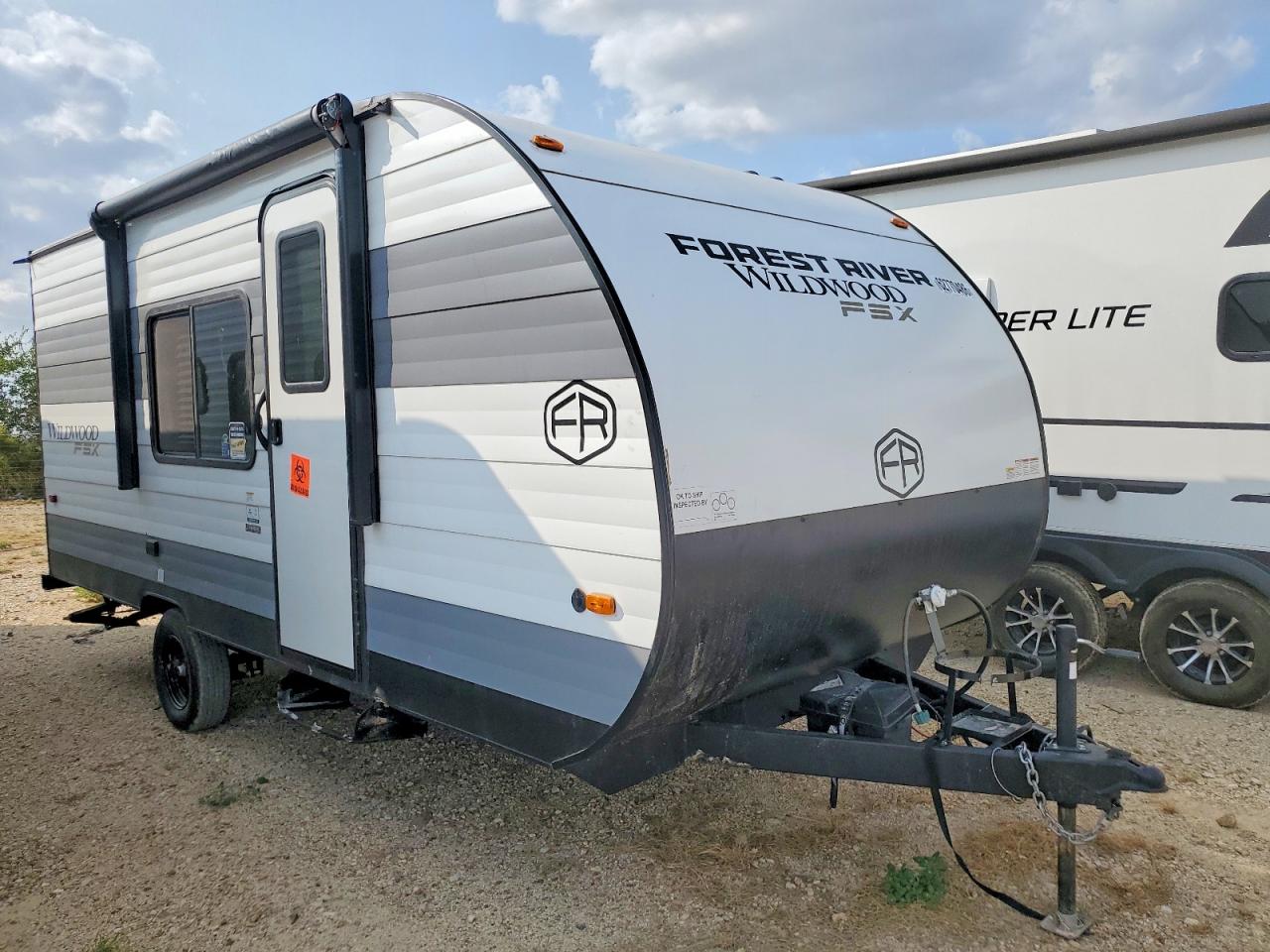 2025 WILDWOOD TRAILER FOREST RIVER  FSX CAMPER | 4X4TWD710SY103144 | UPCARS