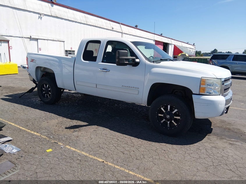 2011 CHEVROLET SILVERADO 1500 LT | 1GCRKSEA1BZ334356 | UPCARS