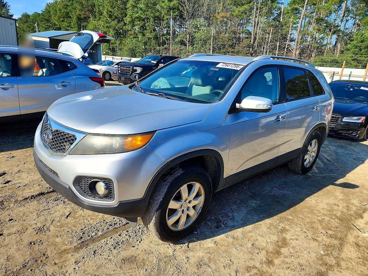 2011 KIA SORENTO LX | 5XYKT4A13BG038852 | UPCARS