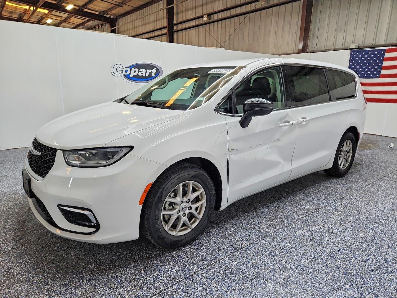 2024 CHRYSLER PACIFICA TOURING L | 2C4RC1BG7RR165481 | UPCARS