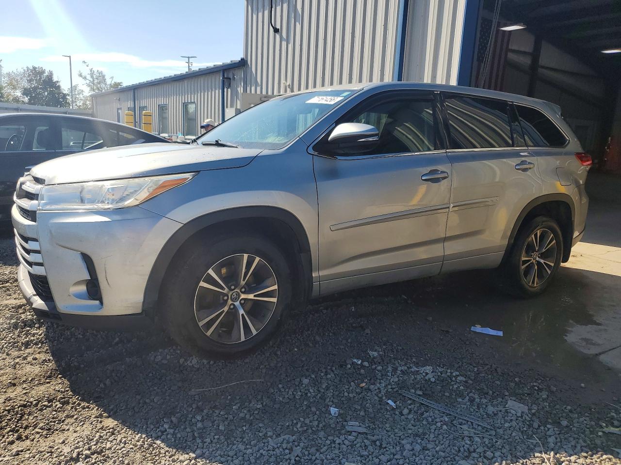 2017 TOYOTA HIGHLANDER LE | 5TDBZRFH6HS460434 | UPCARS