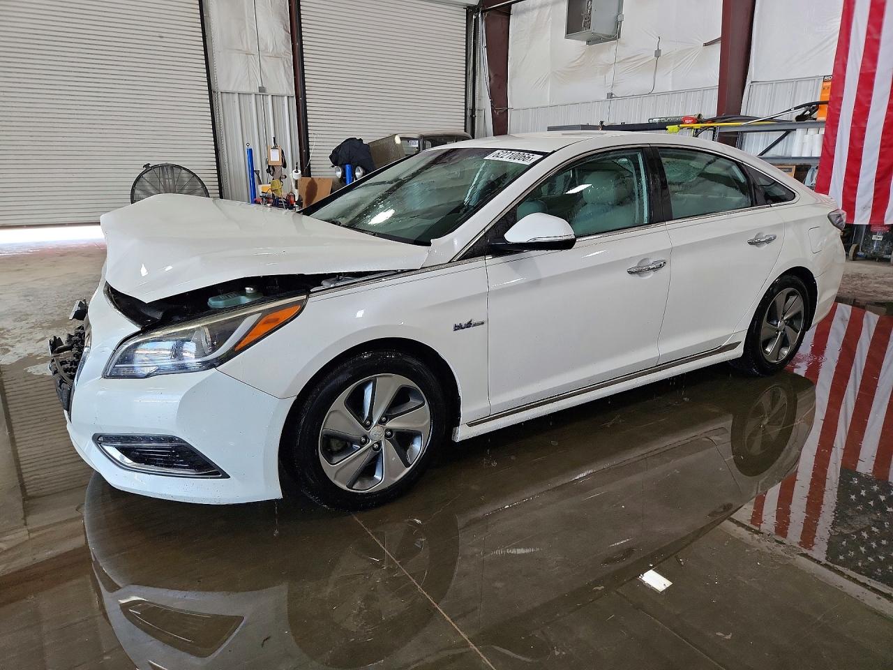 2016 HYUNDAI SONATA LIMITED | KMHE34L13GA019067 | UPCARS