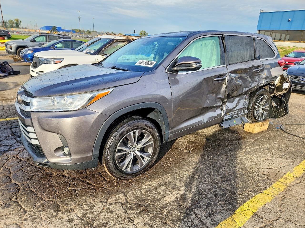 2018 TOYOTA HIGHLANDER LE PLUS | 5TDZZRFH7JS256813 | UPCARS