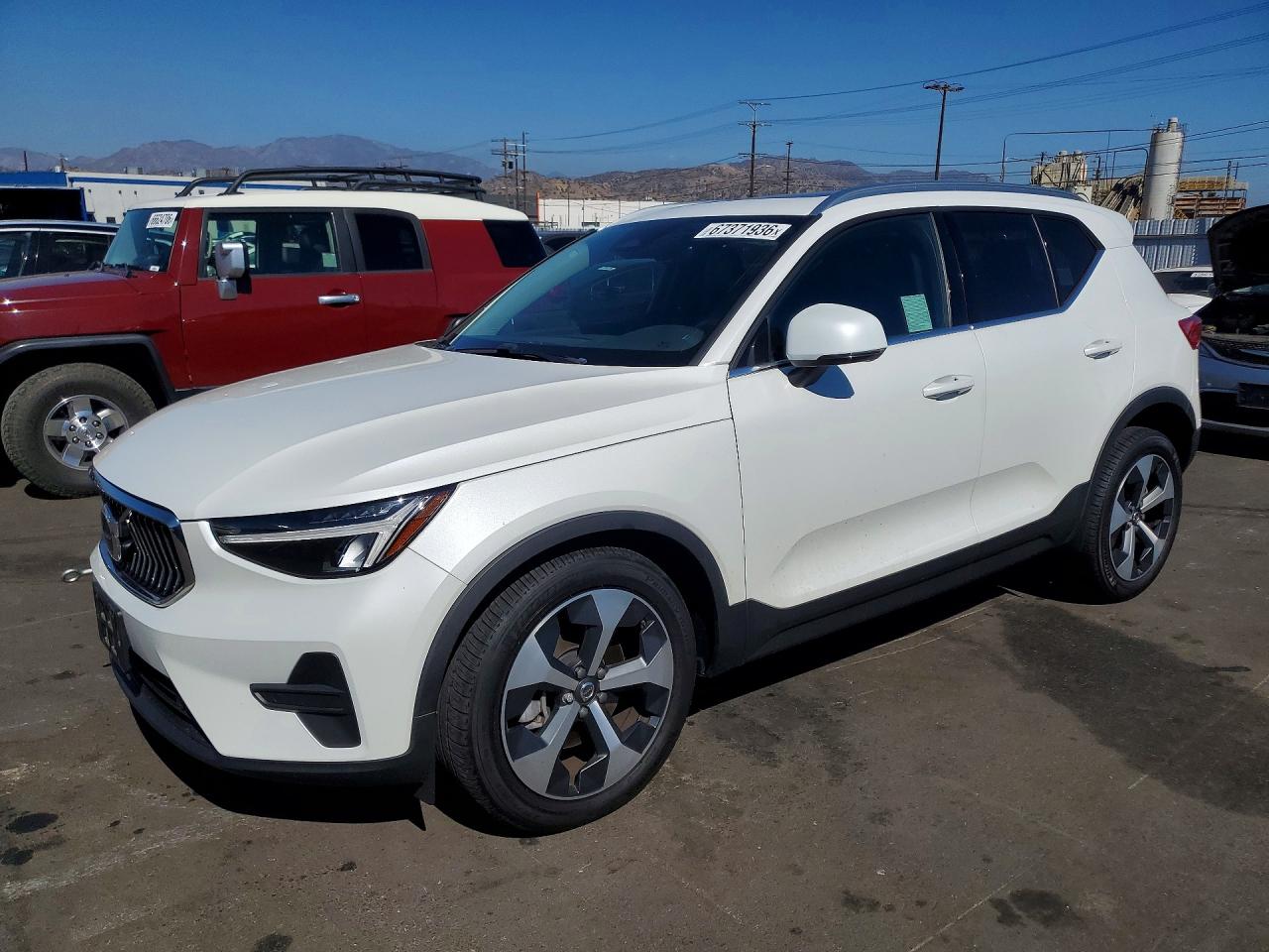 2025 VOLVO XC40 CORE | YV4L12UJ0S2509096 | UPCARS