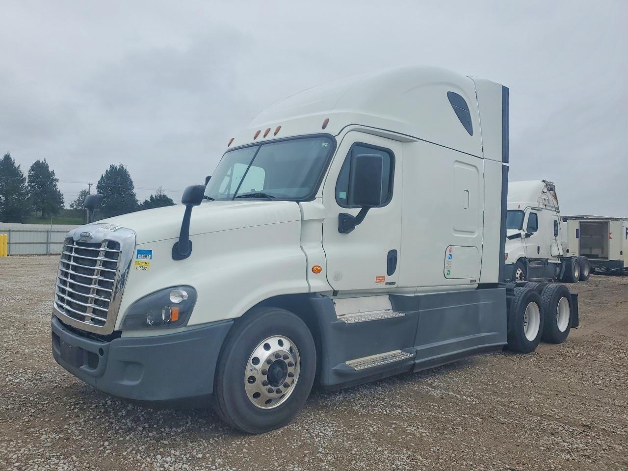 2017 FREIGHTLINER ALL OTHER SEMI TRUCK | 3AKJGLDR0HSHF8792 | UPCARS