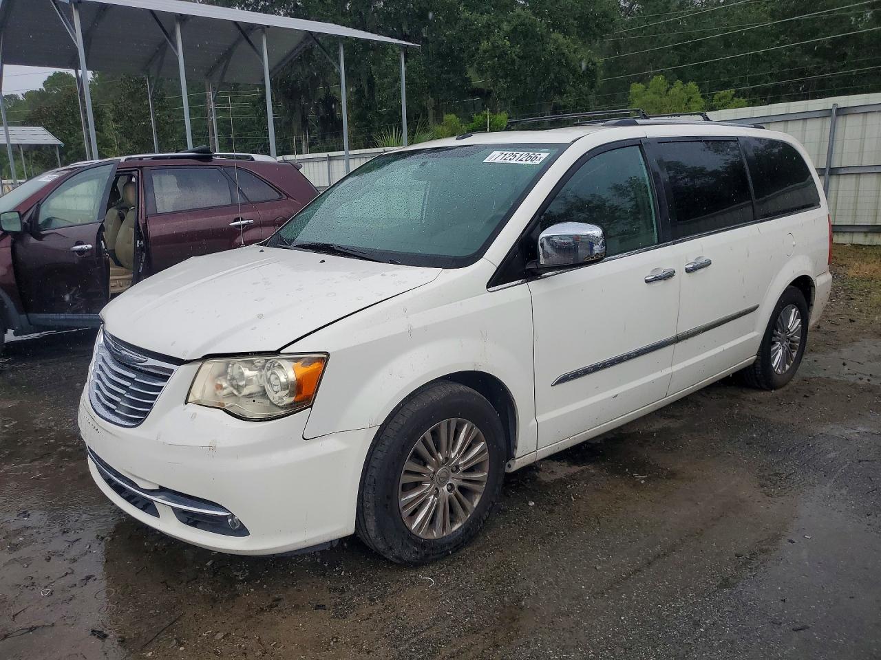 2011 CHRYSLER MINIVAN LIMITED | 2A4RR6DG5BR760595 | UPCARS