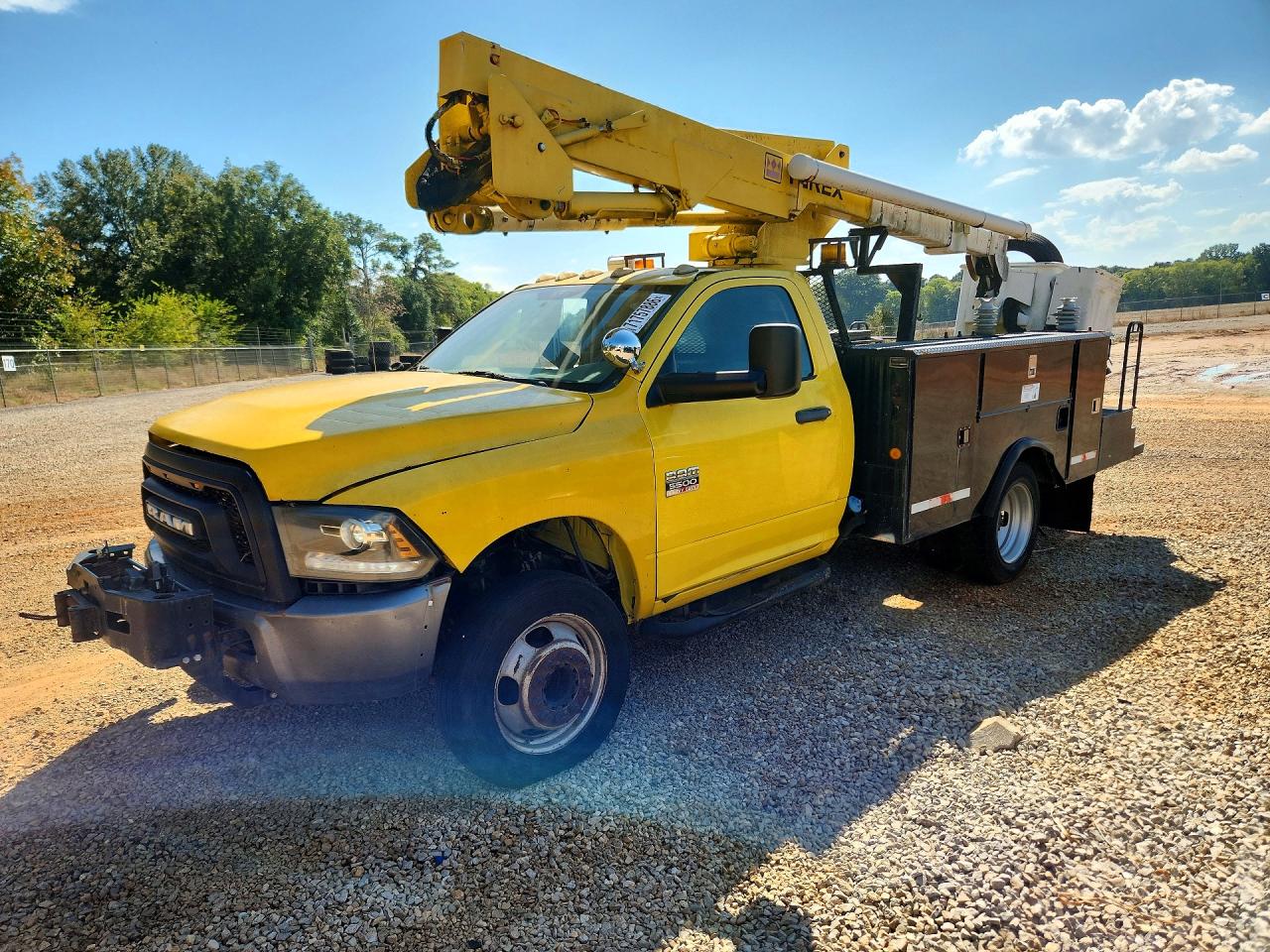 2011 DODGE RAM 5500 CHASSIS CAB BUCKET TRUCK | 3D6WU7EL2BG574201 | UPCARS