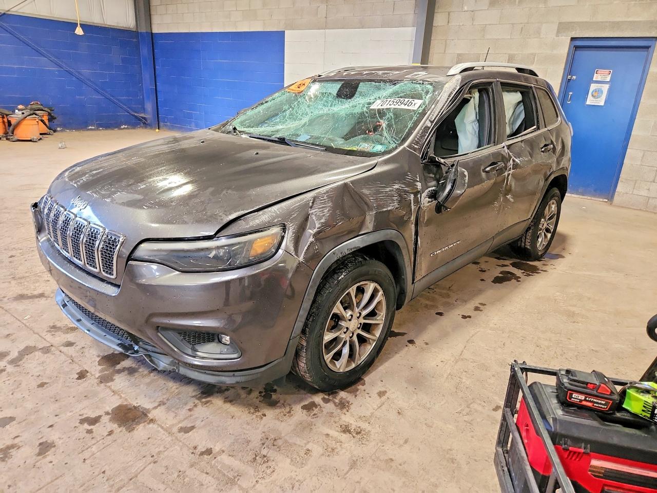 2019 JEEP CHEROKEE LATITUDE PLUS | 1C4PJLLB7KD318705 | UPCARS