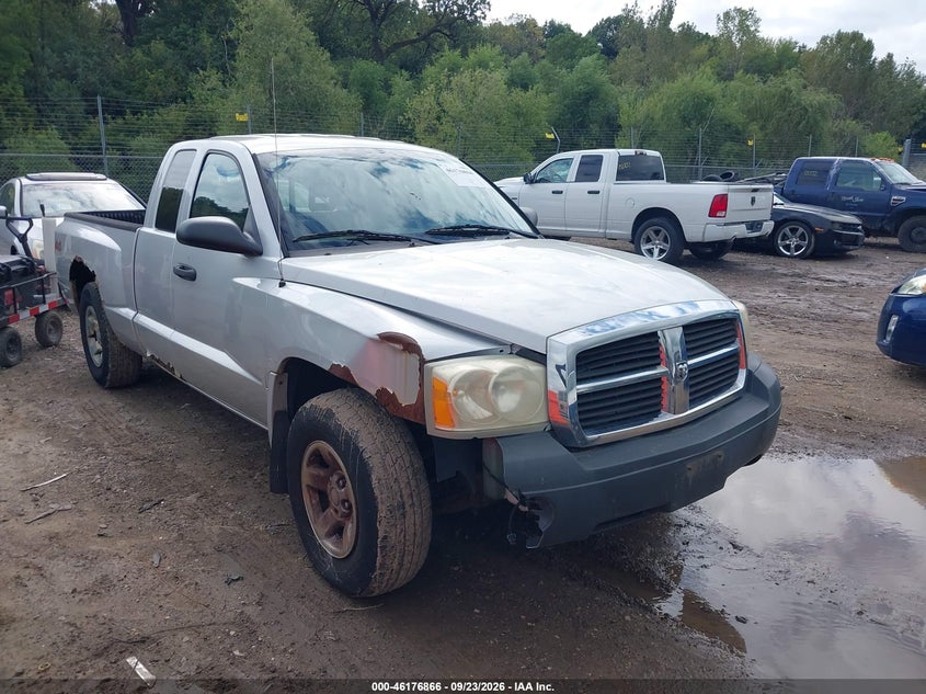 2005 DODGE DAKOTA ST | 1D7HW22N45S253023 | UPCARS