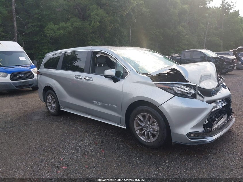2025 TOYOTA SIENNA XLE | 5TDYRKEC1SS232064 | UPCARS