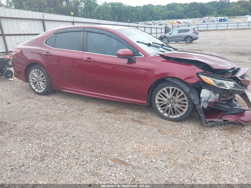 2018 TOYOTA CAMRY SE | 4T1B11HK3JU609767 | UPCARS
