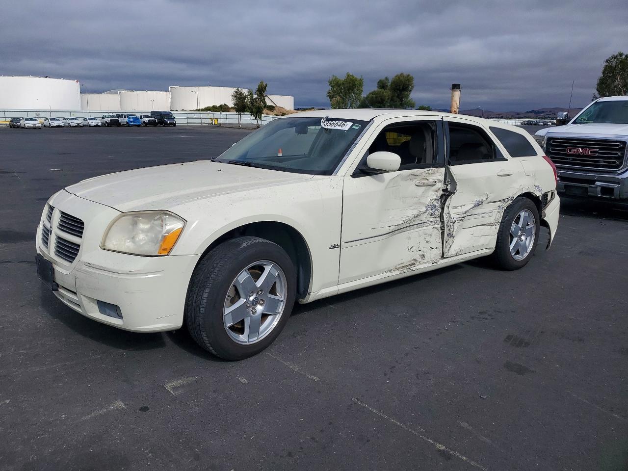 2005 DODGE MAGNUM SXT | 2D8GZ48V55H688447 | UPCARS