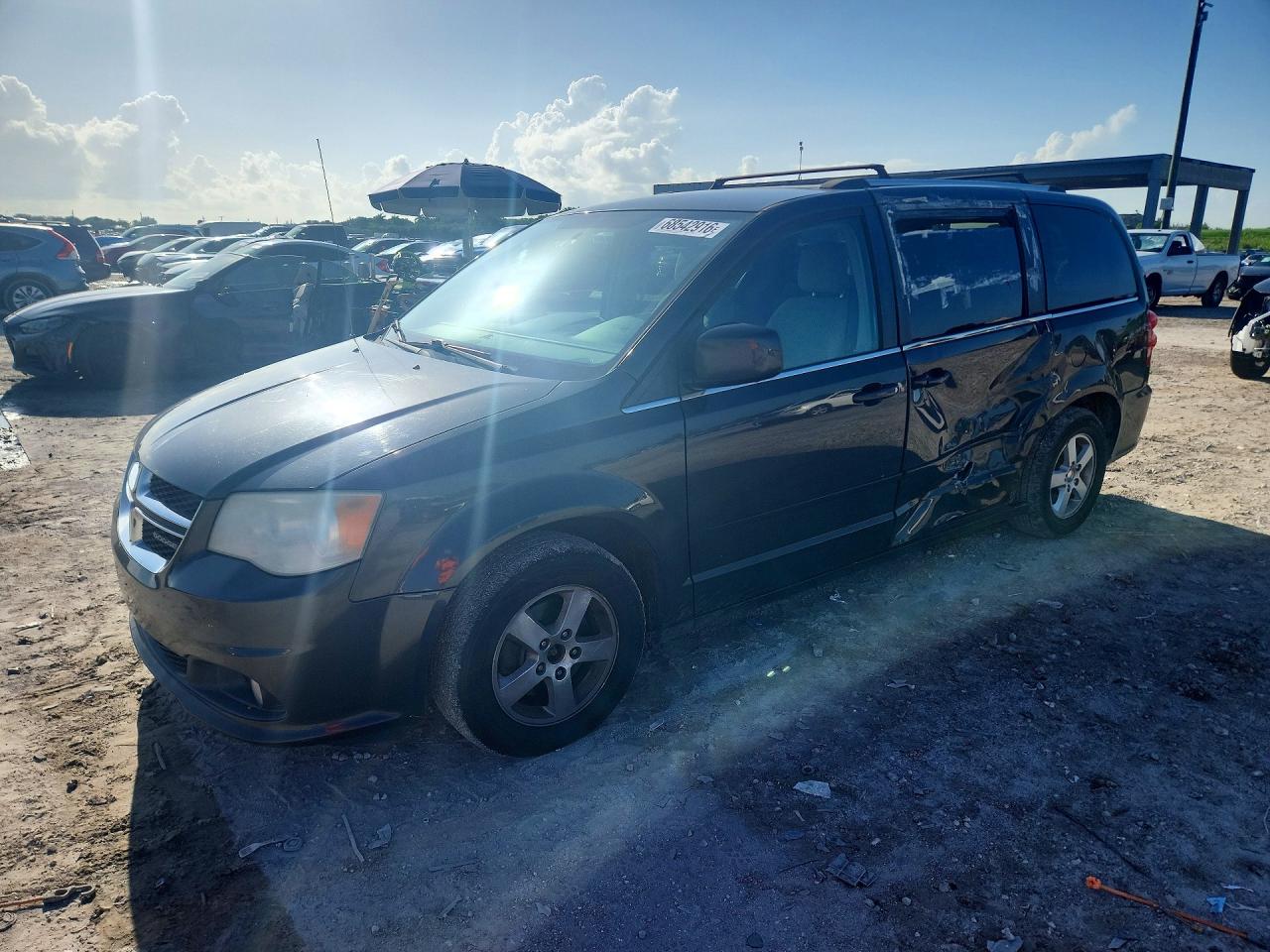 2011 DODGE CARAVAN CREW | 2D4RN5DG0BR755108 | UPCARS
