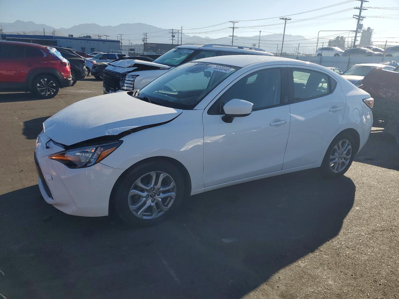 2017 TOYOTA YARIS BASE | 3MYDLBYV7HY177765 | UPCARS