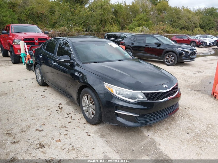 2018 KIA OPTIMA LX | 5XXGT4L3XJG235329 | UPCARS
