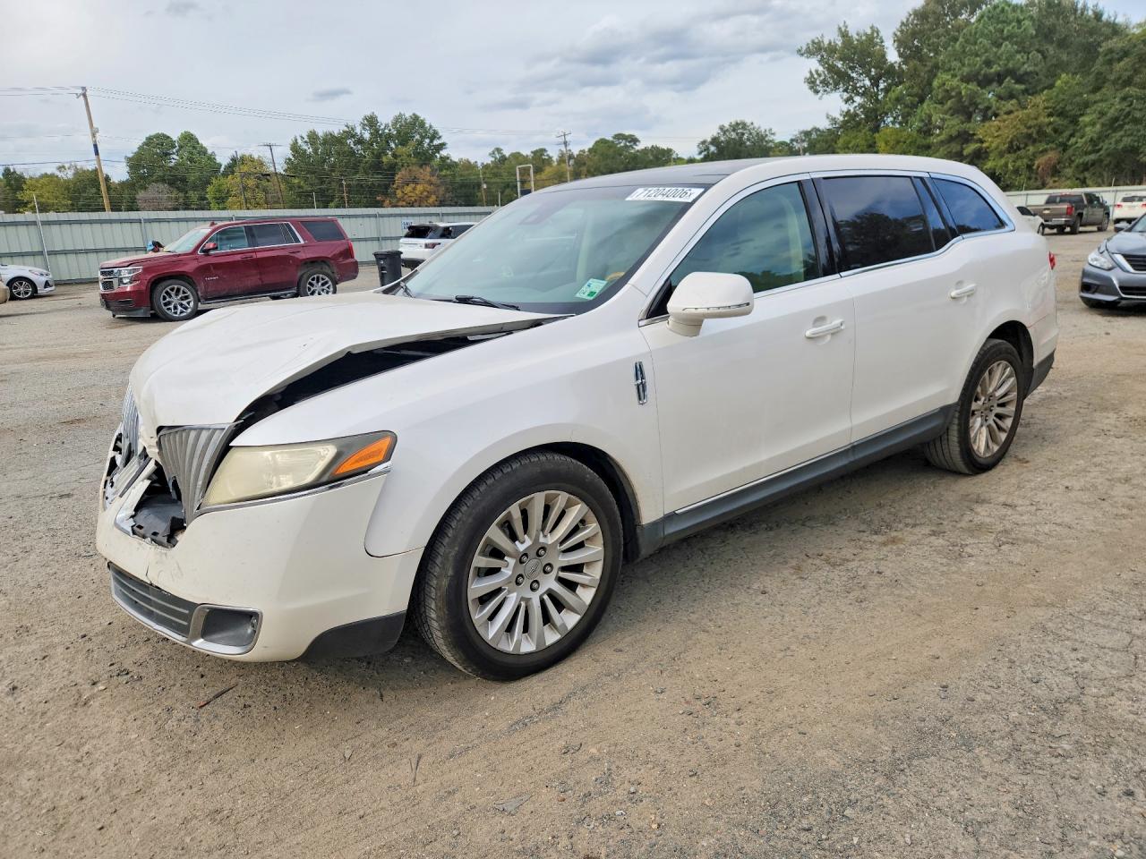 2011 LINCOLN MKT | 2LMHJ5FR2BBJ53645 | UPCARS