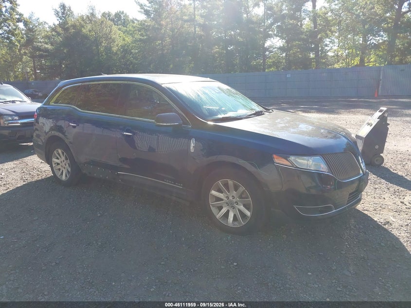 2015 LINCOLN MKT LIVERY | 2LMHJ5NK8FBL00402 | UPCARS
