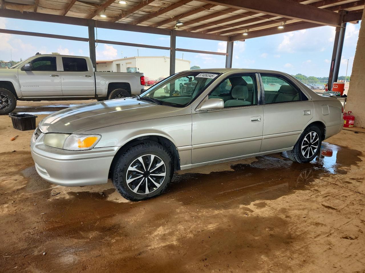 2001 TOYOTA CAMRY LE | 4T1BG22K51U811622 | UPCARS