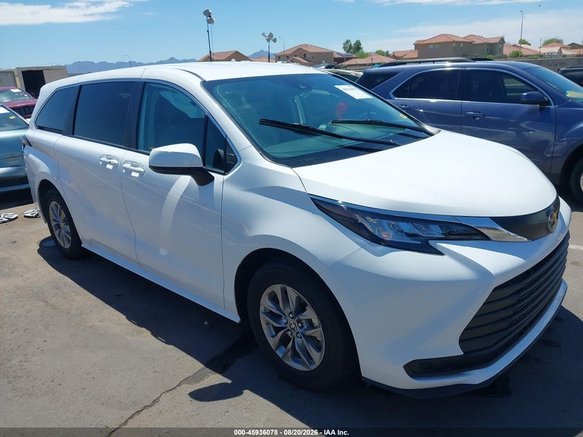 2023 TOYOTA SIENNA LE | 5TDKRKEC5PS177731 | UPCARS