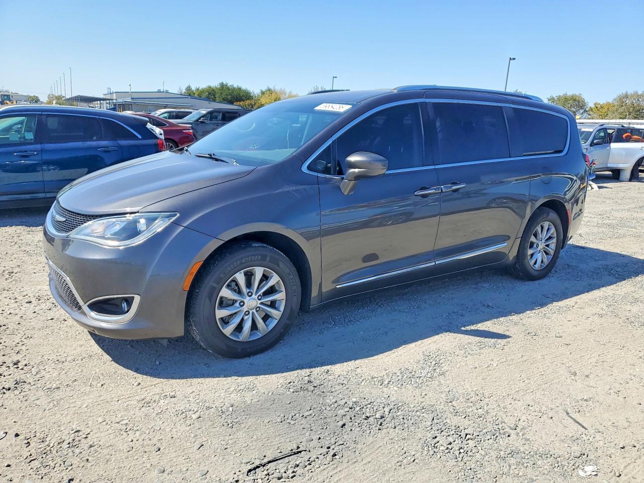 2019 CHRYSLER PACIFICA TOURING L | 2C4RC1BG6KR596738 | UPCARS