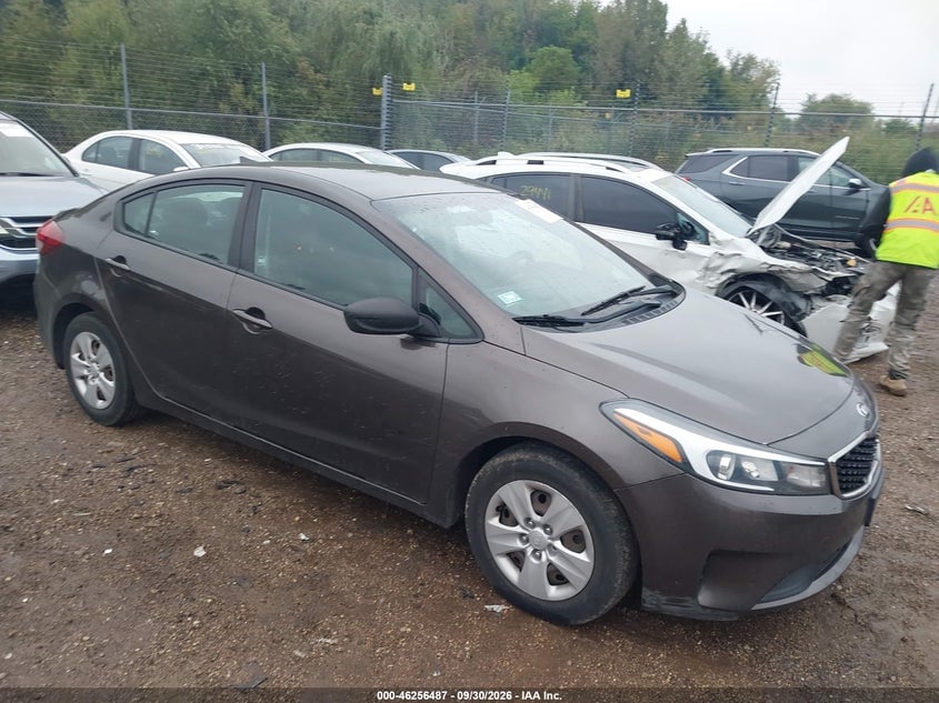 2018 KIA FORTE LX | 3KPFL4A74JE164221 | UPCARS