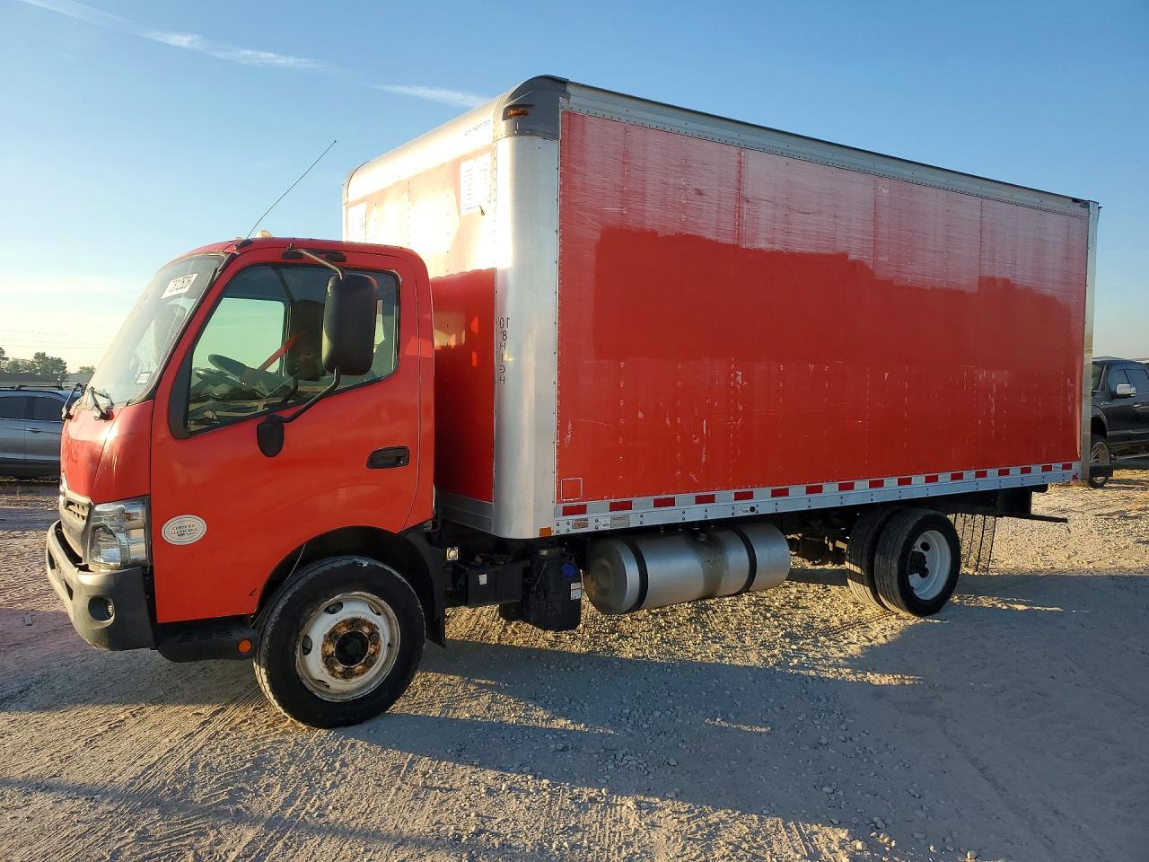2017 HINO ALL OTHER BOX TRUCK | JHHSDM2H6HK005773 | UPCARS