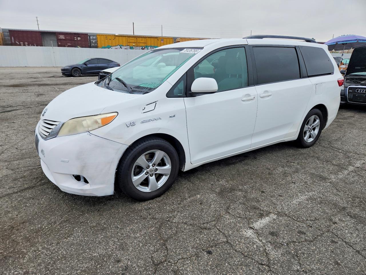 2015 TOYOTA SIENNA LE | 5TDKK3DC7FS608984 | UPCARS