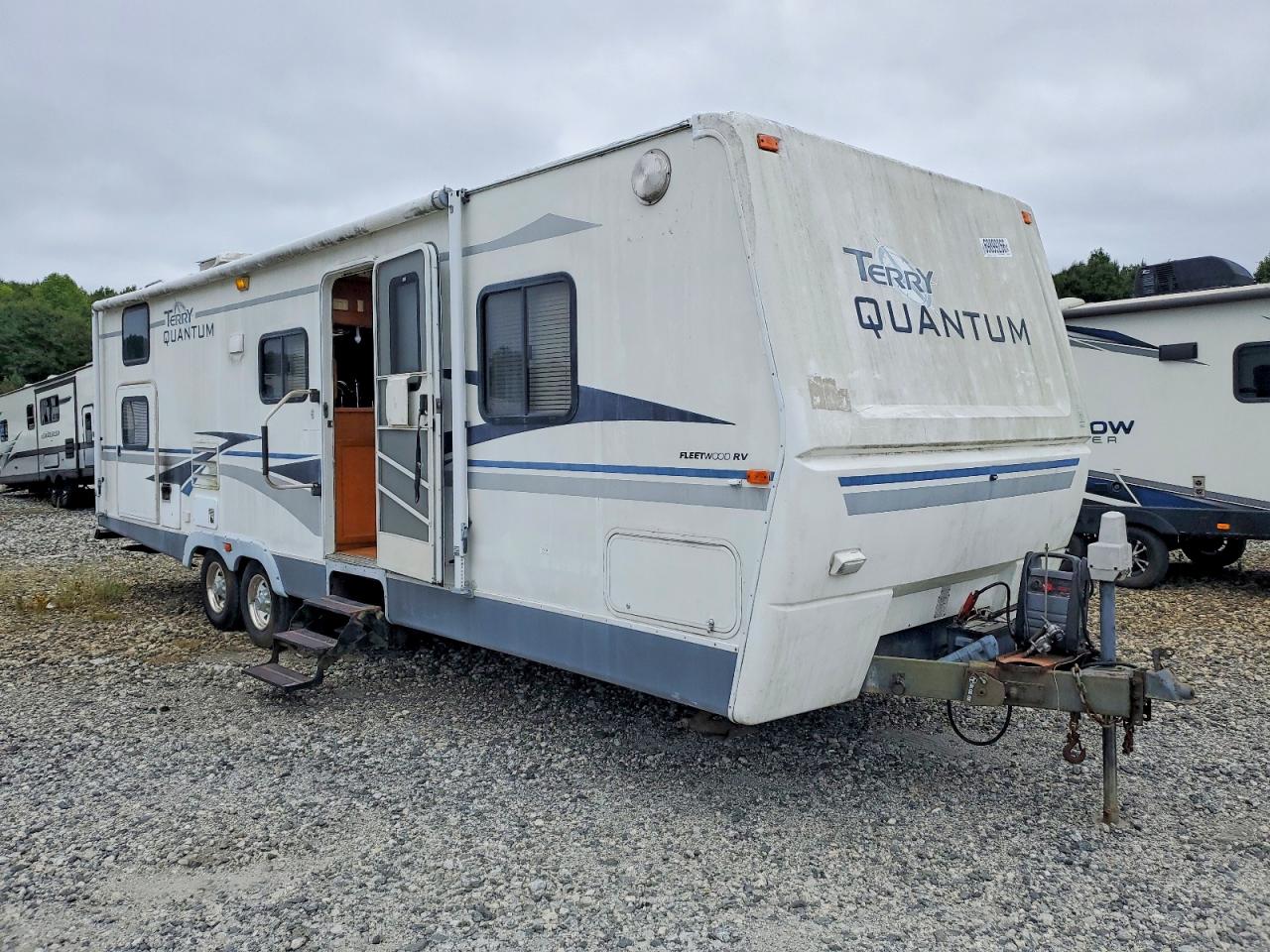 2004 FLEETWOOD QUANTUM | 1EA1B302042811361 | UPCARS