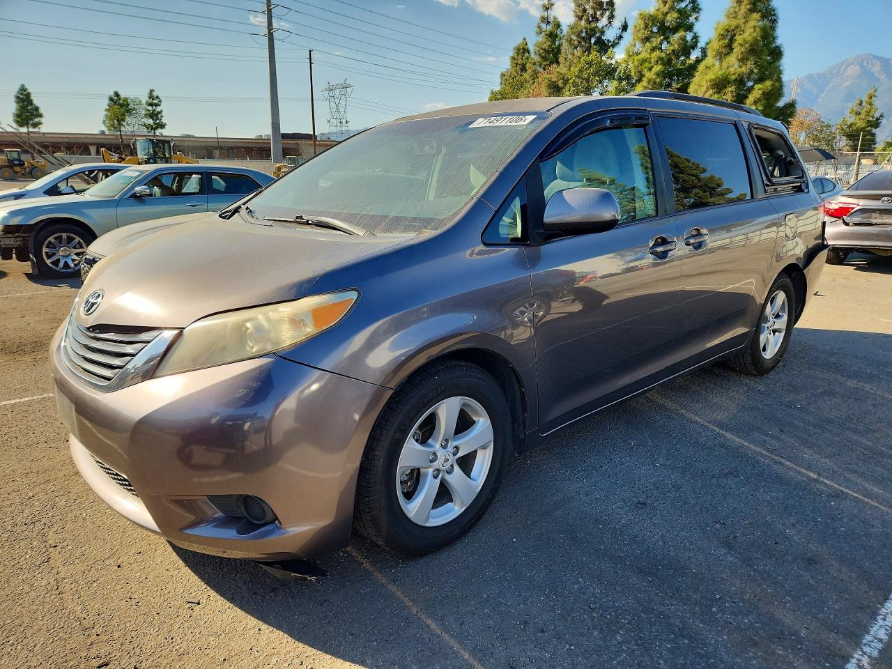 2011 TOYOTA SIENNA LE | 5TDKK3DC1BS032965 | UPCARS