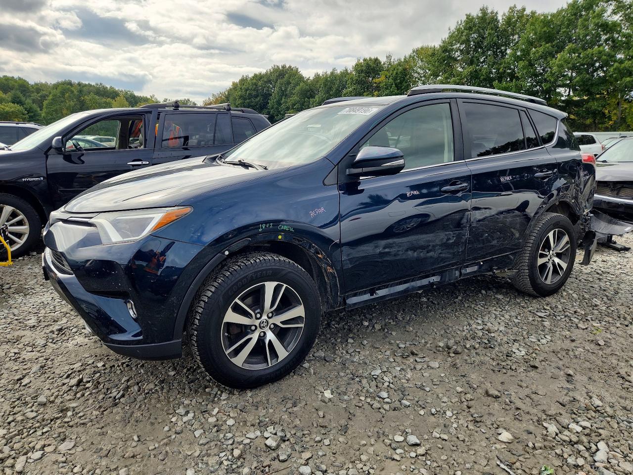 2018 TOYOTA RAV4 XLE | JTMRFREV8JJ176482 | UPCARS