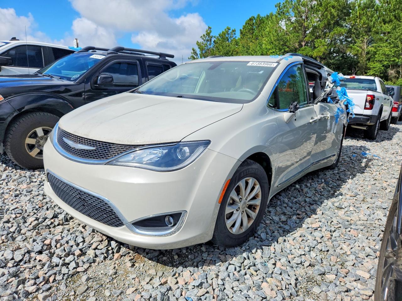 2017 CHRYSLER PACIFICA TOURING L | 2C4RC1BG2HR553703 | UPCARS