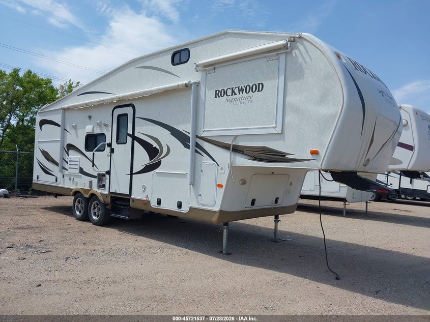2013 FOREST RIVER ROCKWOOD SIGNATURE ULTRA LITE 5TH WHL TRAVEL TRAILER | 4X4FRLD2XD1846384 | UPCARS