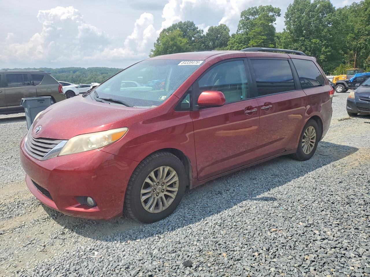 2011 TOYOTA SIENNA XLE 7-PASSENGER AUTO ACCESS SEAT | 5TDYK3DC6BS039386 | UPCARS