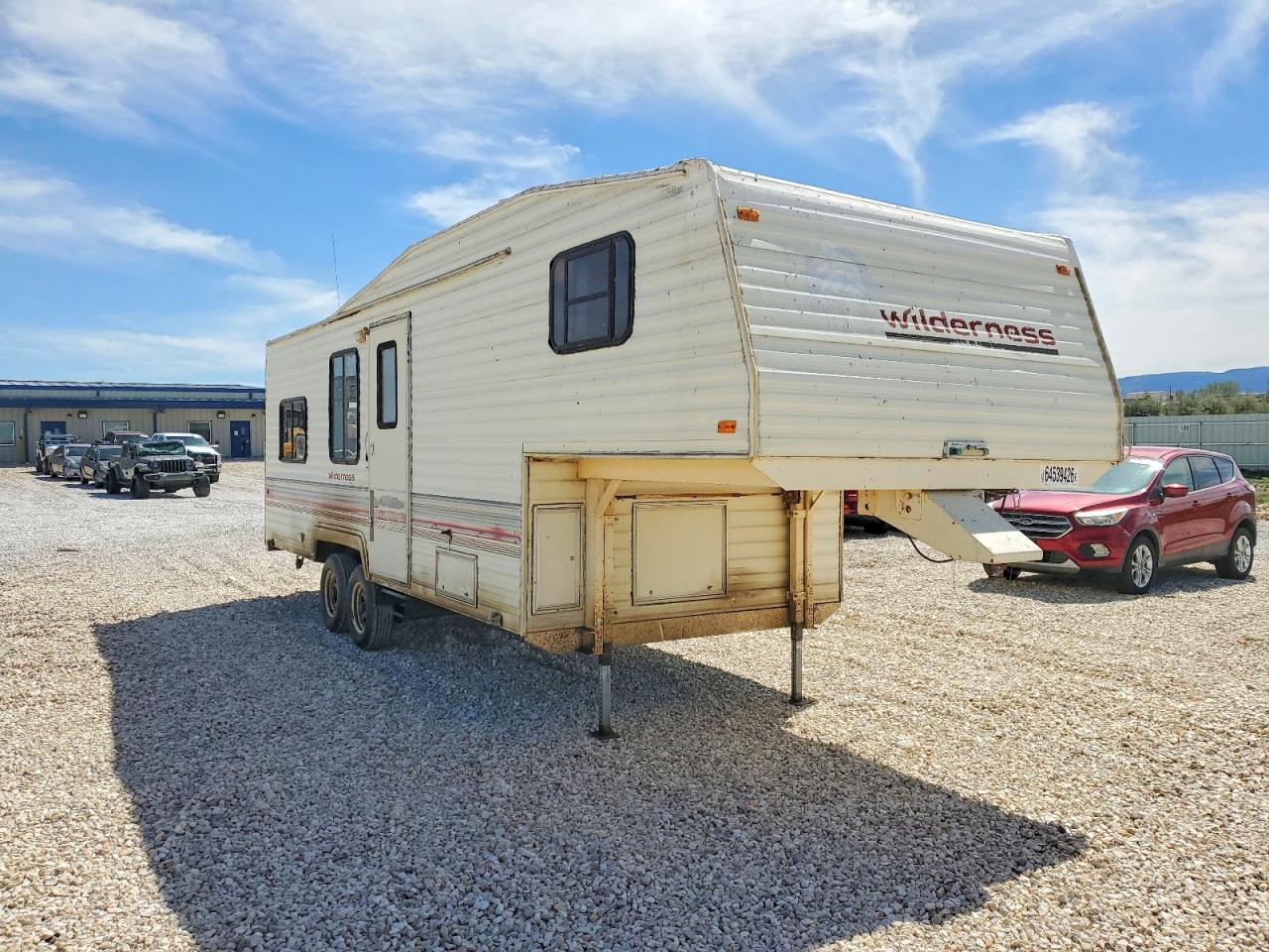 1992 FLEETWOOD WILDERNESS CAMPER | 1ED5N2627N4246478 | UPCARS