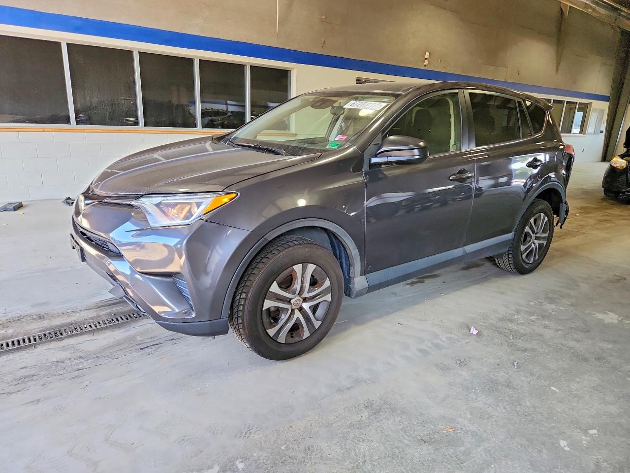 2018 TOYOTA RAV4 LE | JTMBFREV7JJ745839 | UPCARS