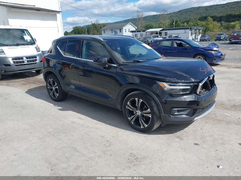 2019 VOLVO XC40 T5 INSCRIPTION | YV4162UL4K2052433 | UPCARS