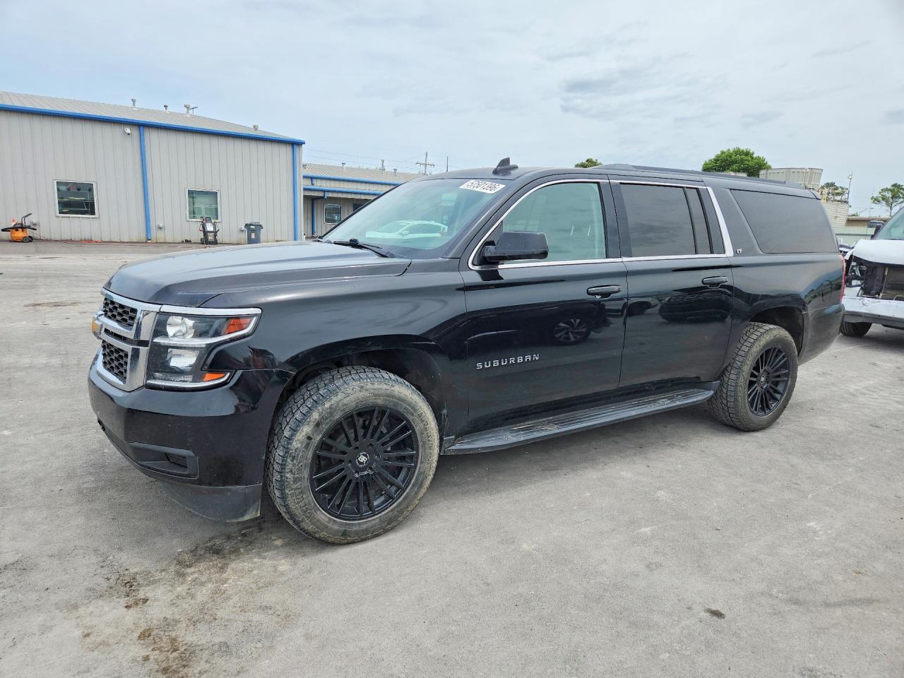 2017 CHEVROLET SUBURBAN C1500 LT | 1GNSCHKC9HR305727 | UPCARS
