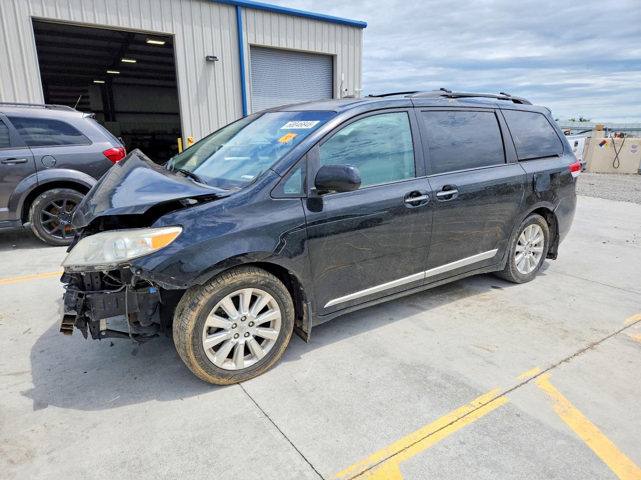 2011 TOYOTA SIENNA LIMITED 7-PASSENGER | 5TDYK3DC2BS119591 | UPCARS